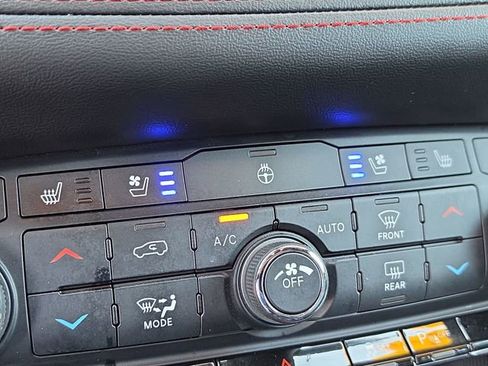 Used 2024 Dodge Durango GT image 38