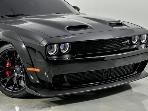 Used 2023 Dodge Challenger SRT Hellcat RWD image 2