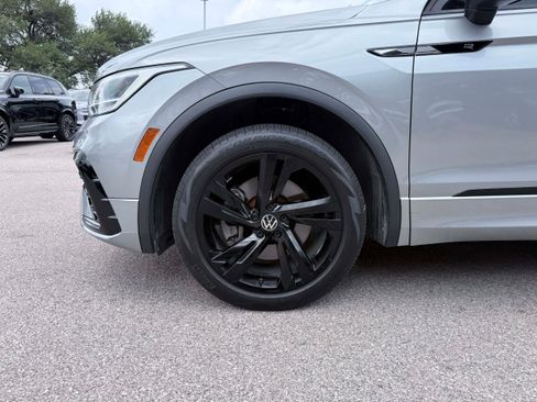 Used 2024 Volkswagen Tiguan SE R-Line w/ MDO Package, Two-Row AWD/4WD image 7