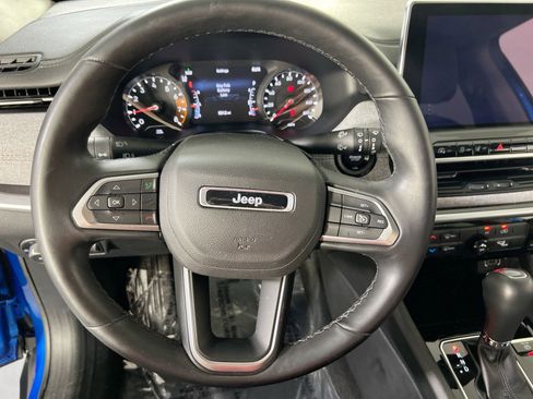 Used 2022 Jeep Compass Latitude AWD/4WD image 11