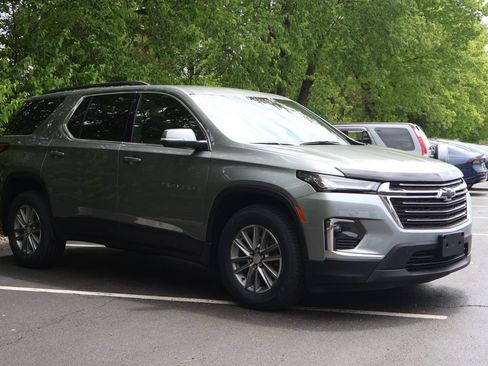 Used 2023 Chevrolet Traverse LT FWD image 11
