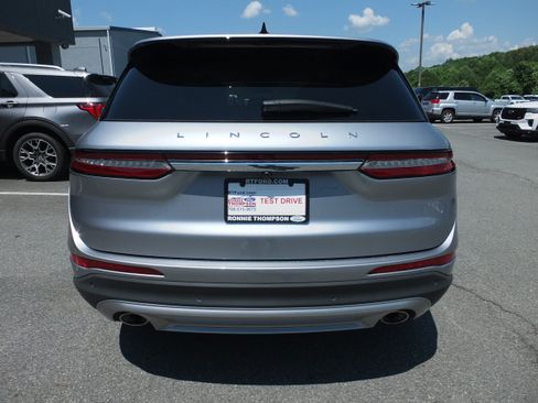 Used 2024 Lincoln Corsair FWD image 4