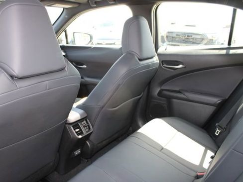Used 2025 Lexus UX 300h FWD image 9