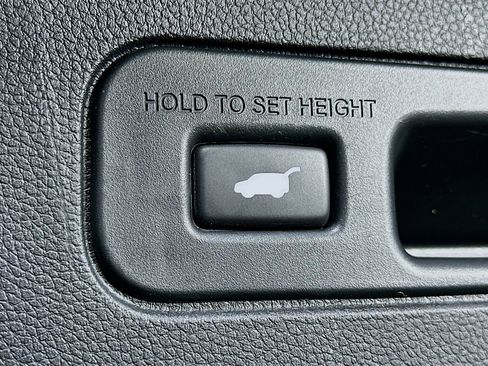 Used 2023 Honda Pilot Touring image 32