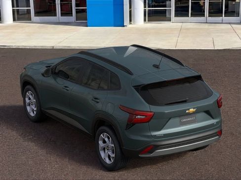 New 2026 Chevrolet Trax LT w/ LT Convenience Package FWD image 2