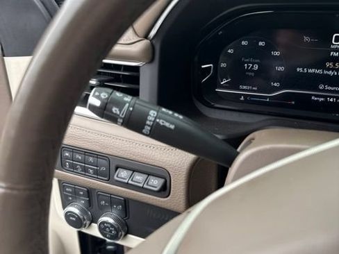 Used 2022 GMC Yukon Denali AWD/4WD image 35