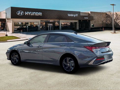 New 2026 Hyundai Elantra SEL Sport Premium FWD image 4