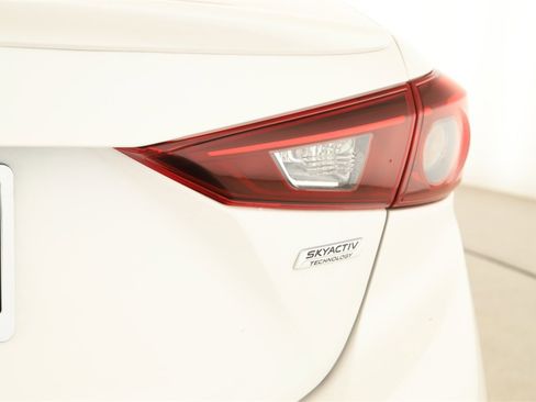 Used 2018 MAZDA MAZDA3 Touring image 28