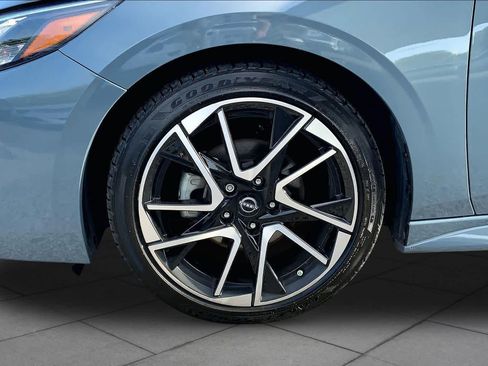 Used 2024 Nissan Sentra SR FWD image 9