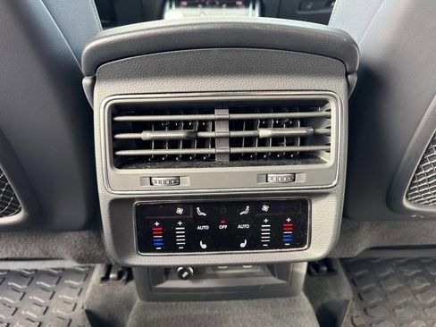 Used 2022 Audi Q8 Premium Plus image 14