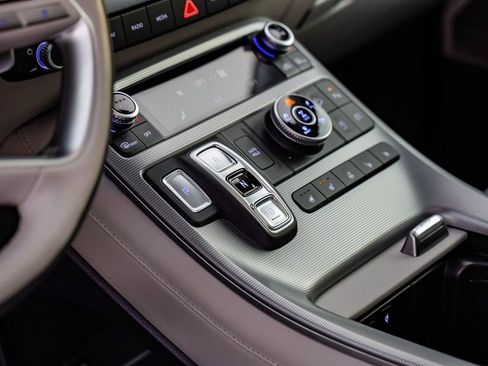 Used 2024 Hyundai Palisade Calligraphy image 24