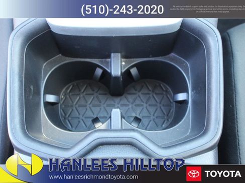 Used 2025 Toyota RAV4 XLE AWD/4WD image 18