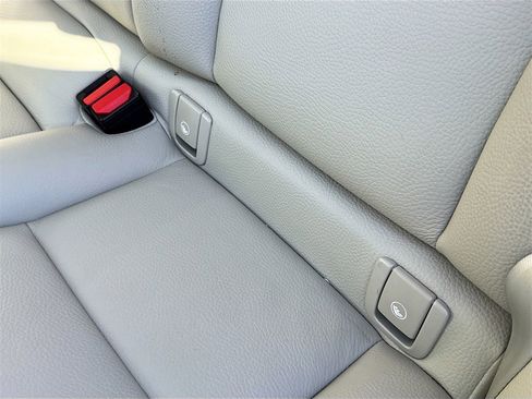 Used 2022 Volvo XC60 B5 Momentum image 29