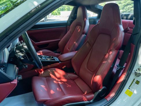 Certified 2022 Porsche 911 Carrera GTS image 5