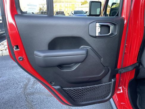 Used 2024 Jeep Gladiator Sport image 21