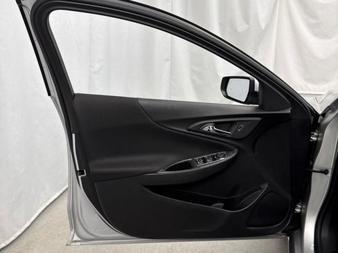 Used 2018 Chevrolet Malibu LT FWD image 11