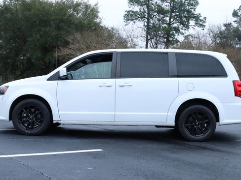 Used 2020 Dodge Grand Caravan GT image 2