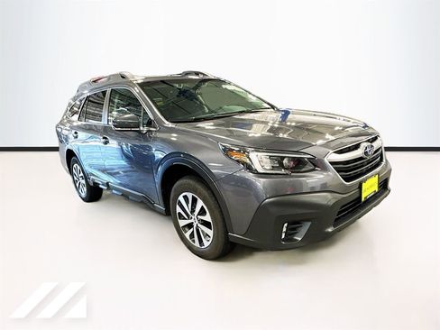Used 2022 Subaru Outback Premium AWD/4WD image 3