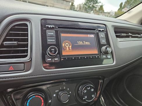 Used 2018 Honda HR-V LX image 4