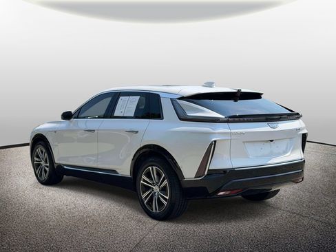 Used 2024 Cadillac Lyriq Luxury w/ LPO, Floor Liner Package AWD/4WD image 4