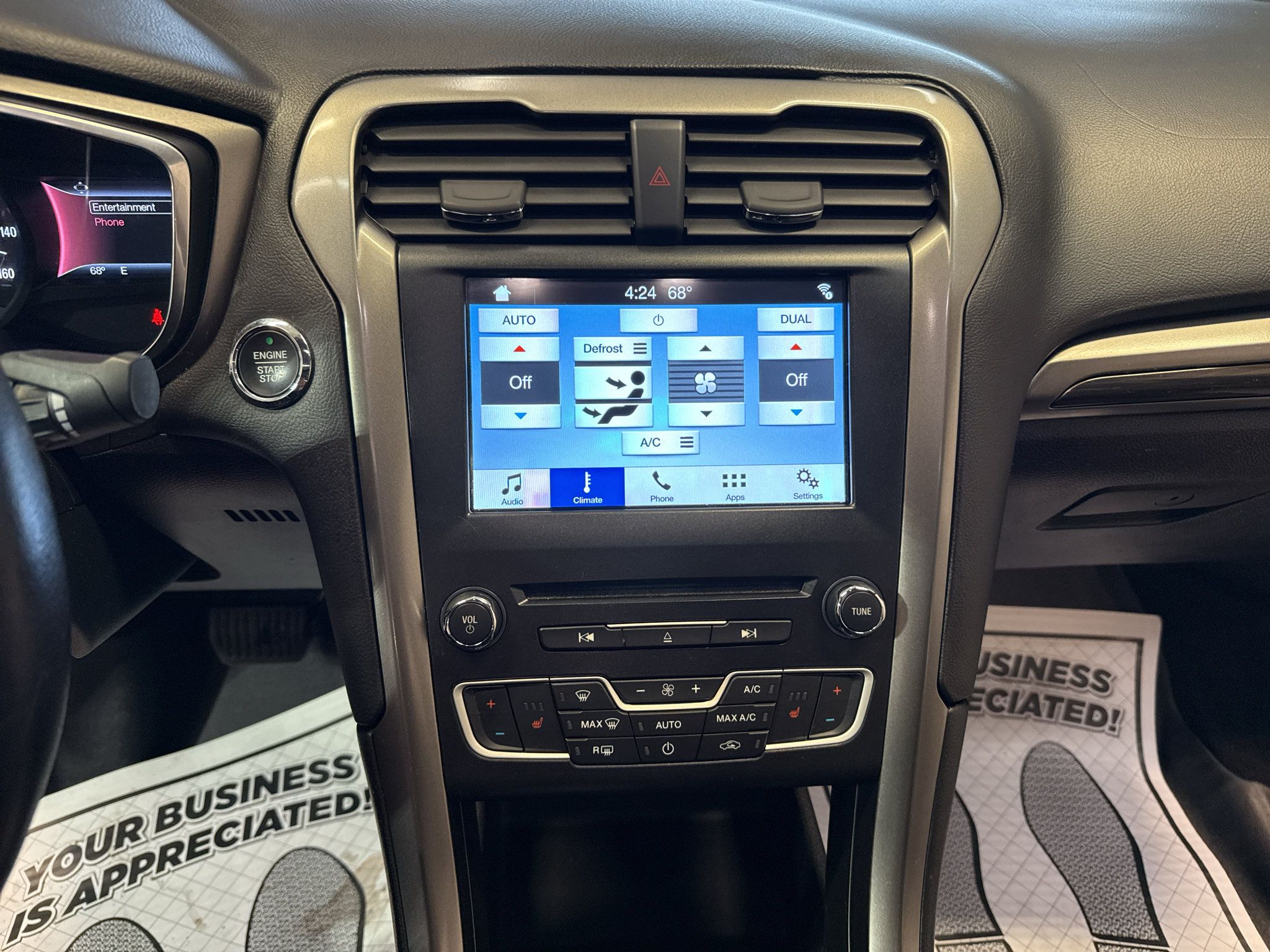 Used 2017 Ford Fusion SE w/ Fusion SE Technology Package AWD/4WD image 20