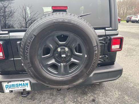 Used 2021 Jeep Wrangler Sport image 7