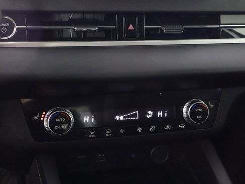 Used 2024 Mitsubishi Outlander SE image 48