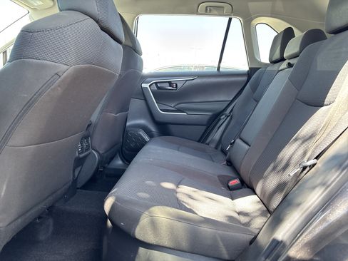 Used 2022 Toyota RAV4 LE AWD/4WD image 30