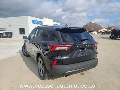 Used 2025 Ford Escape ST-Line image 5