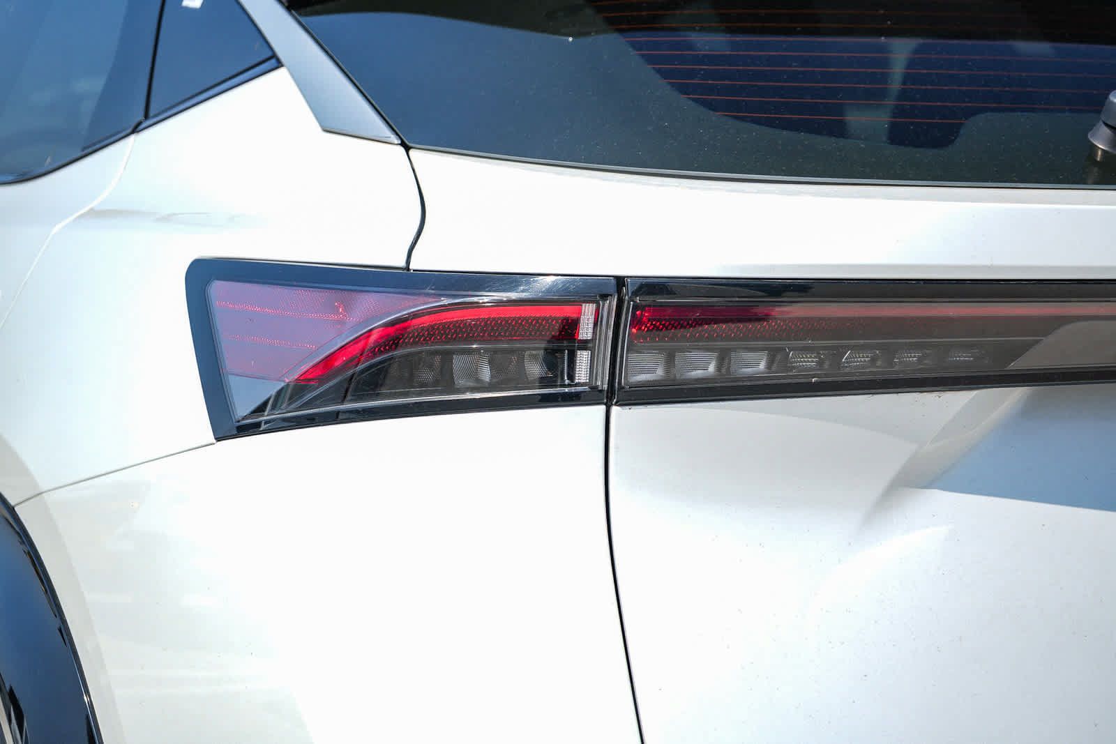 Used 2023 Nissan Ariya FWD image 9