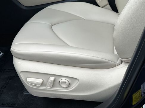 Certified 2024 Toyota Highlander XLE image 21