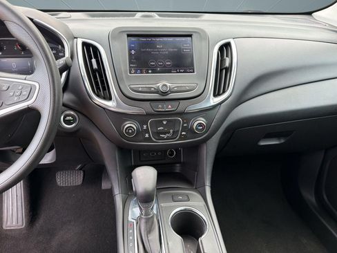 Used 2023 Chevrolet Equinox LT FWD image 18