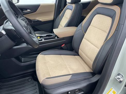 Used 2025 Chevrolet Equinox ACTIV w/ Safety and Technology Package AWD/4WD image 29