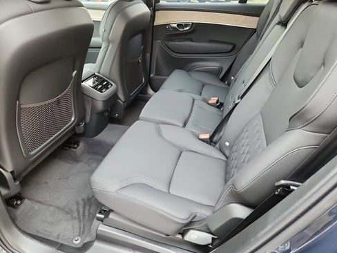 New 2025 Volvo XC90 B5 Plus w/ Protection Package Premier image 10