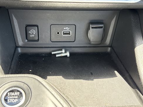 Used 2025 Nissan Sentra S image 18