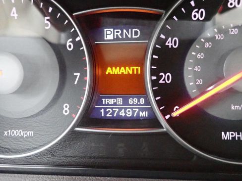 Used 2007 Kia Amanti w/ Leather Pkg FWD image 4