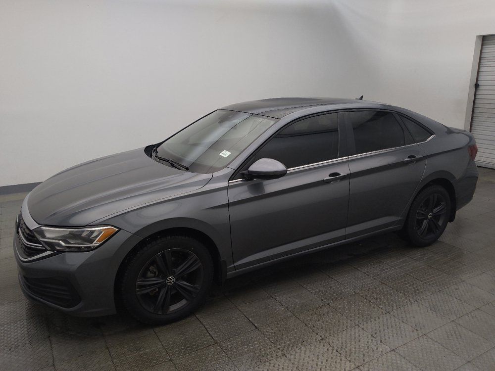 Used 2024 Volkswagen Jetta SE w/ Panoramic Sunroof Package FWD image 2
