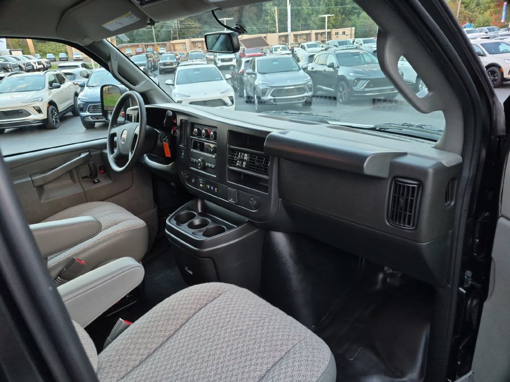 New 2026 GMC Savana 2500 LS RWD image 32
