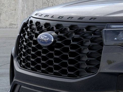 New 2026 Ford Explorer ST-Line w/ ST-Line Street Pack image 17