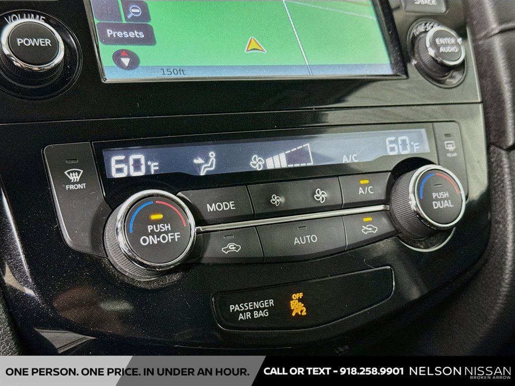 Certified 2017 Nissan Rogue SV w/ SV Premium Package FWD image 16