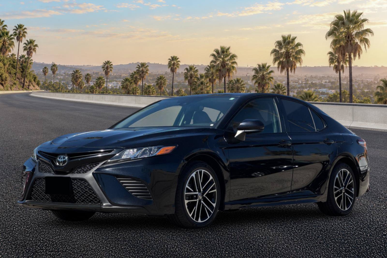 Used 2020 Toyota Camry SE FWD image 8