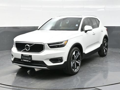 Used 2019 Volvo XC40 T5 Momentum AWD/4WD image 2