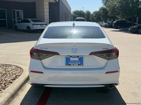 Used 2024 Honda Civic Sport image 4
