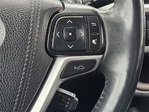 Used 2016 Toyota Highlander Limited Platinum image 18