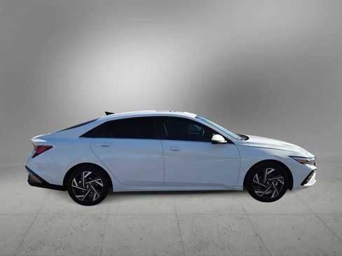 New 2026 Hyundai Elantra Limited image 9