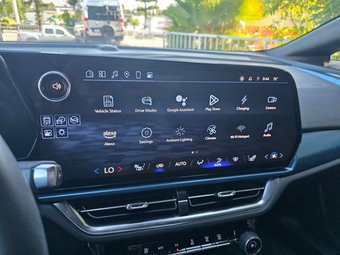 Certified 2024 Chevrolet Equinox EV LT w/ LPO, Blackout Package FWD image 26