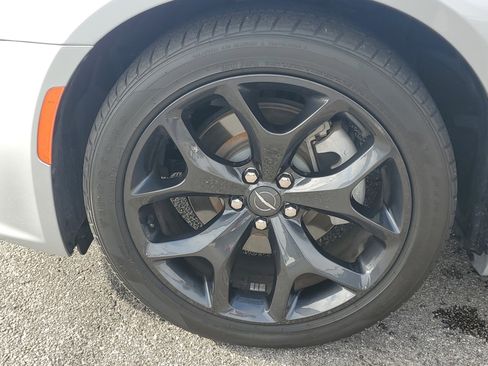 Used 2021 Chrysler 300 S w/ S Model Appearance Package image 9