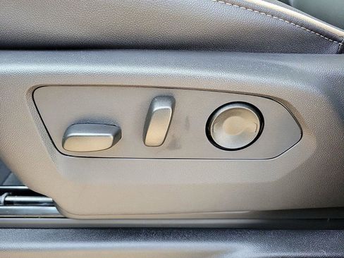 New 2026 GMC Yukon XL Elevation image 17