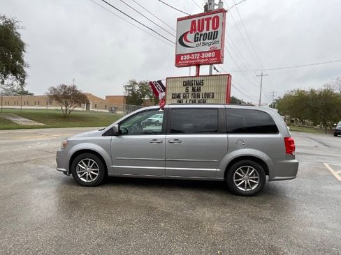 Used 2014 Dodge Grand Caravan R/T image 11