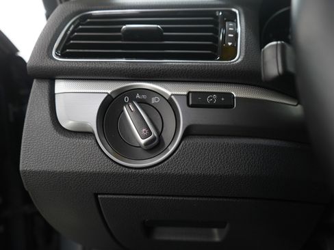 Used 2017 Volkswagen Passat 1.8T R-Line image 21